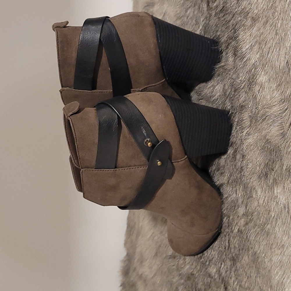 Brown booties - Picture 4 of 5